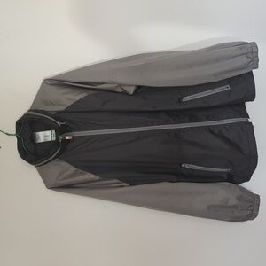 Quiksilver windbreaker w/ hidden zip hood.